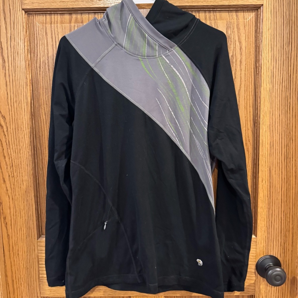Mountain Hardwear Women’s Medium Asymmetrical Hoodie Black/Grey